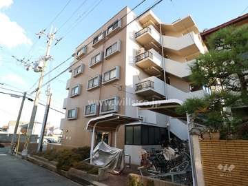 エスト塚口ビューズの外観（北西側から）