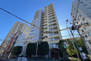 高田馬場四丁目パークホームズの外観（北西側から）