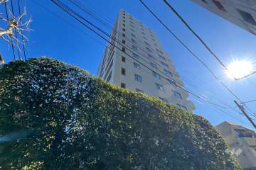 高田馬場四丁目パークホームズの外観（西側から）