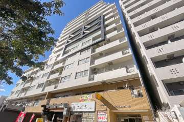 サンパークマンション高田馬場の外観（北東側から）