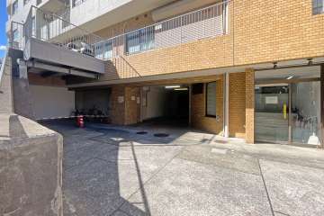 駐車場の出入り口