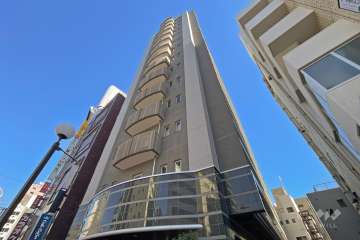 マイネシュロッス四谷の外観（南西側から）