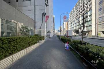 敷地東側の前面道路