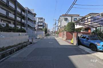 敷地北側の前面道路
