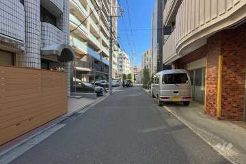 敷地北側の前面道路