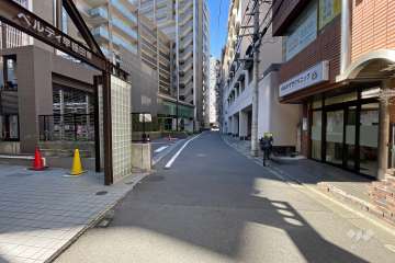 敷地北側の前面道路　