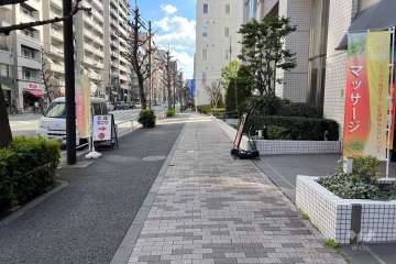 敷地東側の前面道路