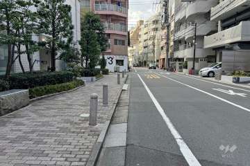 敷地北側の前面道路