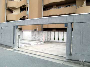駐車場入り口