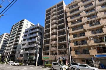 ライオンズマンション山吹町の外観（南西側から）