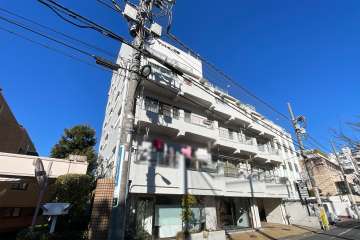 マンション四谷の外観（南東側から）