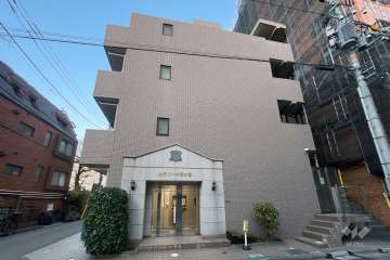 カテリーナ市ケ谷の外観（南東側から）