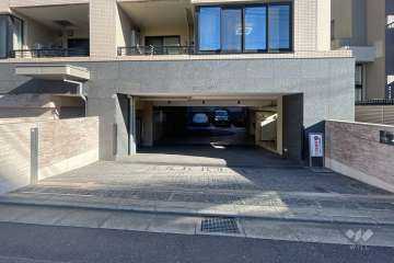 駐車場の出入り口