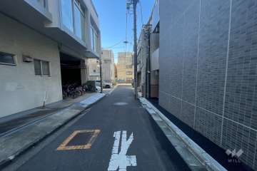 敷地北西側の前面道路