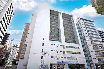 カーサ四谷羽毛田ビルの外観（北東側から）