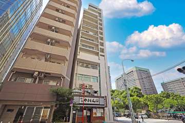 カーサ四谷羽毛田ビルの外観（南東側から）