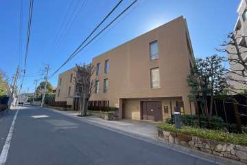 パークコート市谷加賀町二丁目の外観（北西側から）