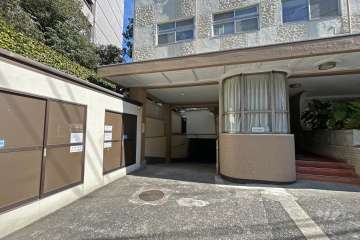 駐車場の出入り口