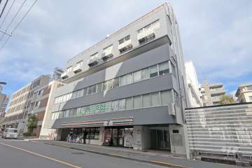 いづみハイツ市ヶ谷の外観（南東側から）