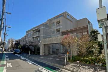 パークコート市谷仲之町の外観（北西側から）