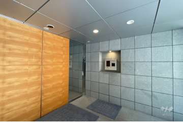 エントランスはオートロック付きです。