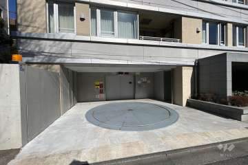 敷地内駐車場（屋内機械式）