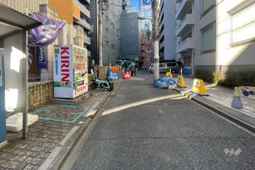 敷地北側の前面道路