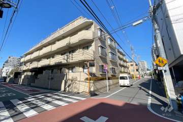 スカイコート市ヶ谷の外観（南東側から）