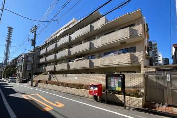 スカイコート市ヶ谷の外観（北東側から）