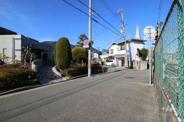 敷地北側の前面道路