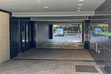 駐車場出入口（リングシャッター付き）