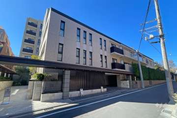 ザヒルズ市谷薬王寺の外観（北東側から）