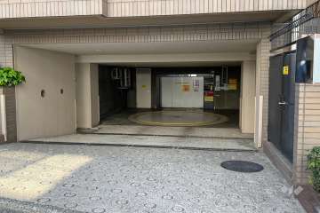 駐車場の出入り口