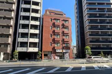 シャンブル牛込の外観（西側から）