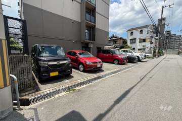 敷地内駐車場（屋外平面式）