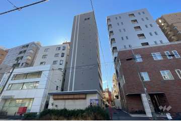 アデッソ新宿若松町の外観（北側から）