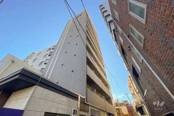 アデッソ新宿若松町の外観（北西側から）
