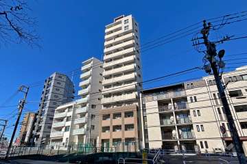 ドルチェ東新宿の外観（南東側から）