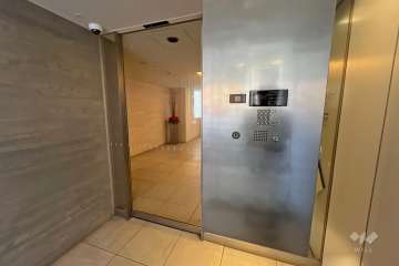 エントランスはオートロック付きです。