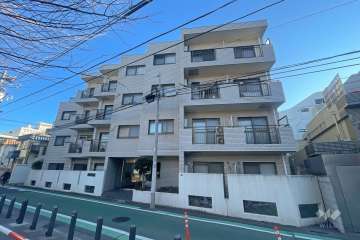 サンセゾン若松町の外観（南西側から）