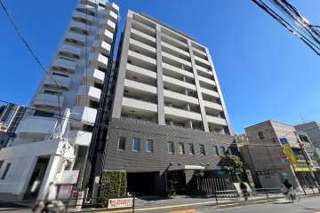 パークホームズ新宿若松町の外観（北西側から）