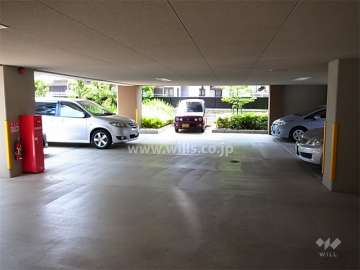 敷地内駐車場（機械式と平面式とがあります。）