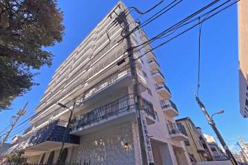 秀和四谷パークサイドレジデンスの外観（北東側から）