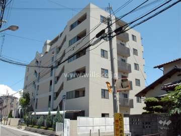 ワイズコート塚口エスタシオンの外観（北西側から）