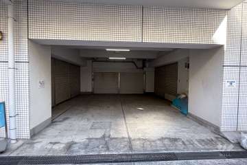 駐車場の出入り口