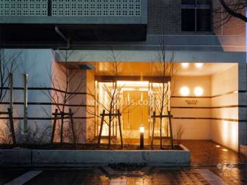 エントランス（夜景）