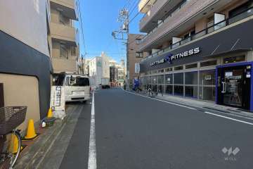 敷地南側の前面道路