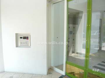 エントランスはオートロック付きです。