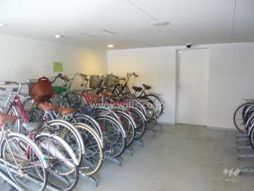 駐輪場（屋内）