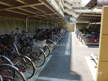屋根付きの自転車置場